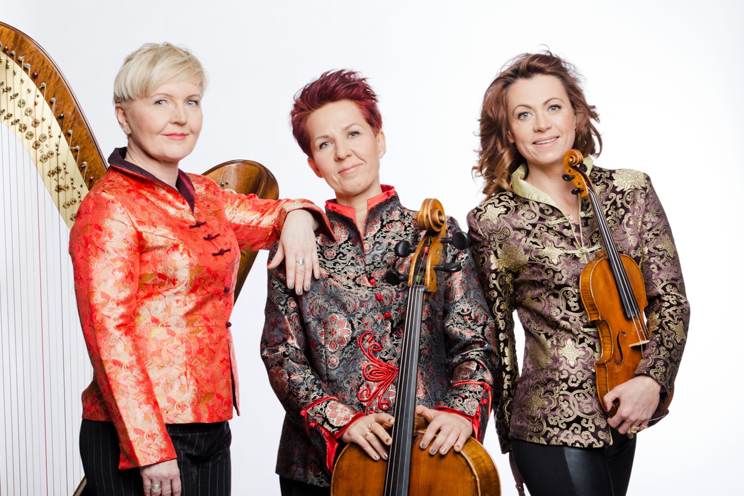 Zespół Artrio: Beata Solnicka – skrzypce, Ewa Dymek-Kuś – wiolonczela, Magdalena Just – harfa. Fot. archiwum zespołu Zespół Artrio: Beata Solnicka – skrzypce, Ewa Dymek-Kuś – wiolonczela, Magdalena Just – harfa. Fot. archiwum zespołu